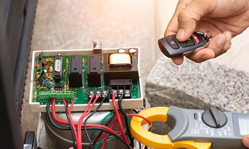 garage door specialists emmergency service image